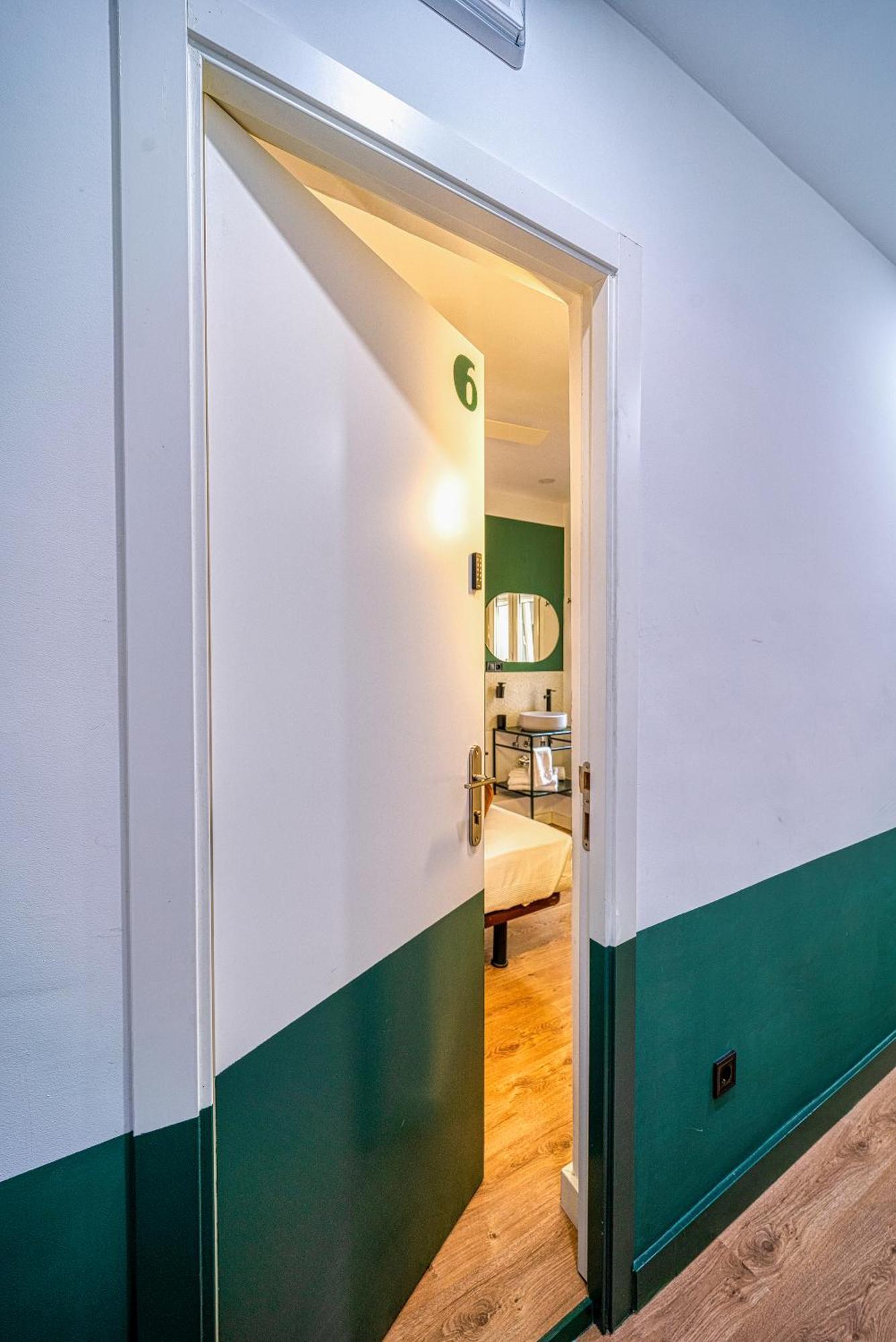 Angelitomad Hotell Madrid Eksteriør bilde