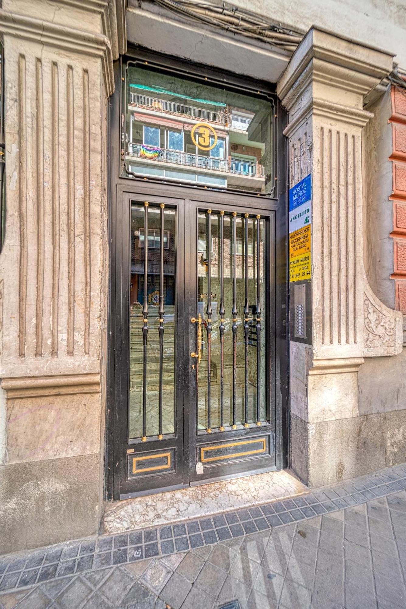 Angelitomad Hotell Madrid Eksteriør bilde