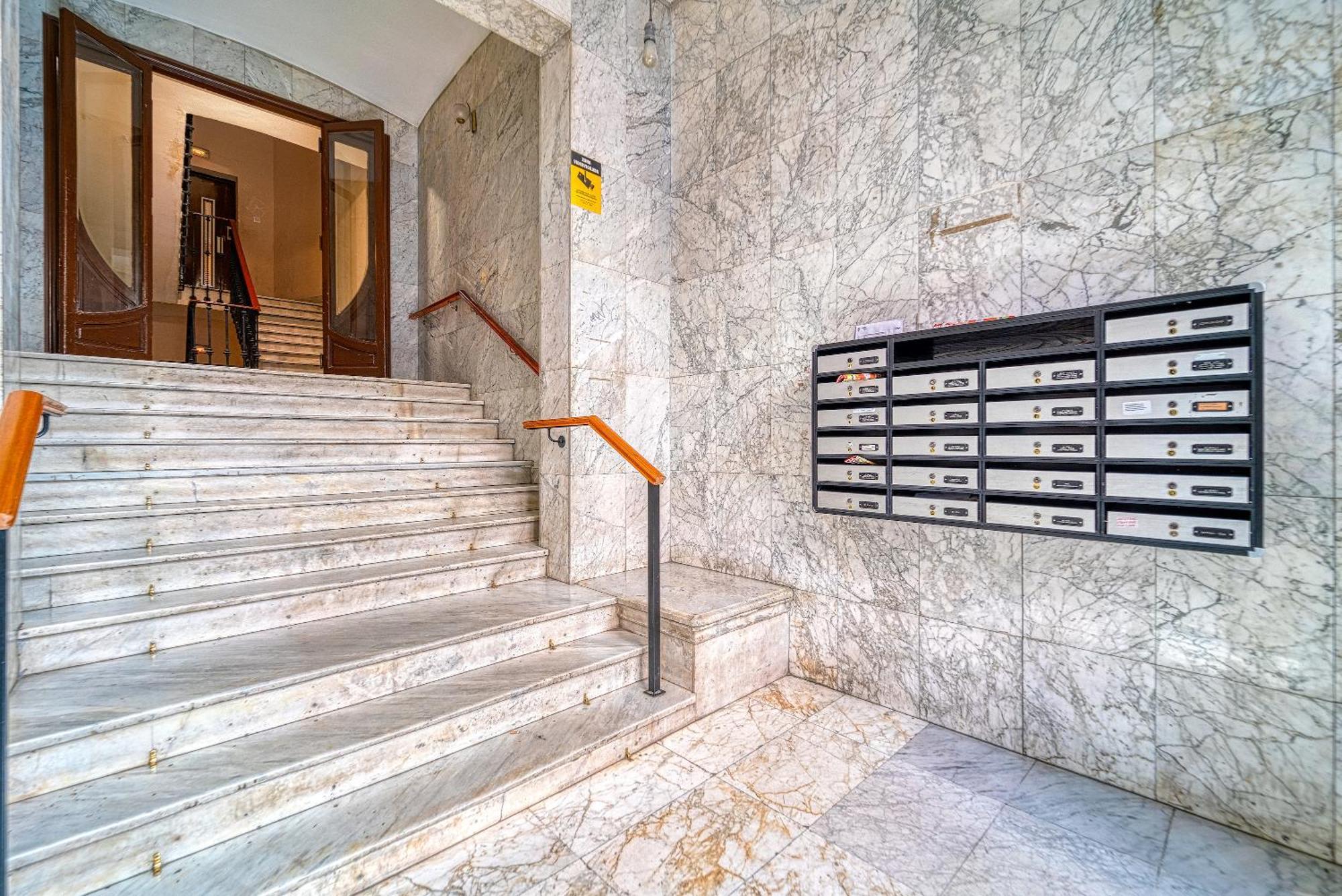 Angelitomad Hotell Madrid Eksteriør bilde